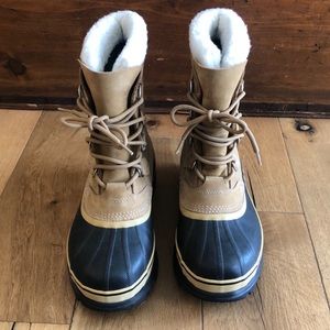 Sorel Women’s Caribou Boots-Sz 9
